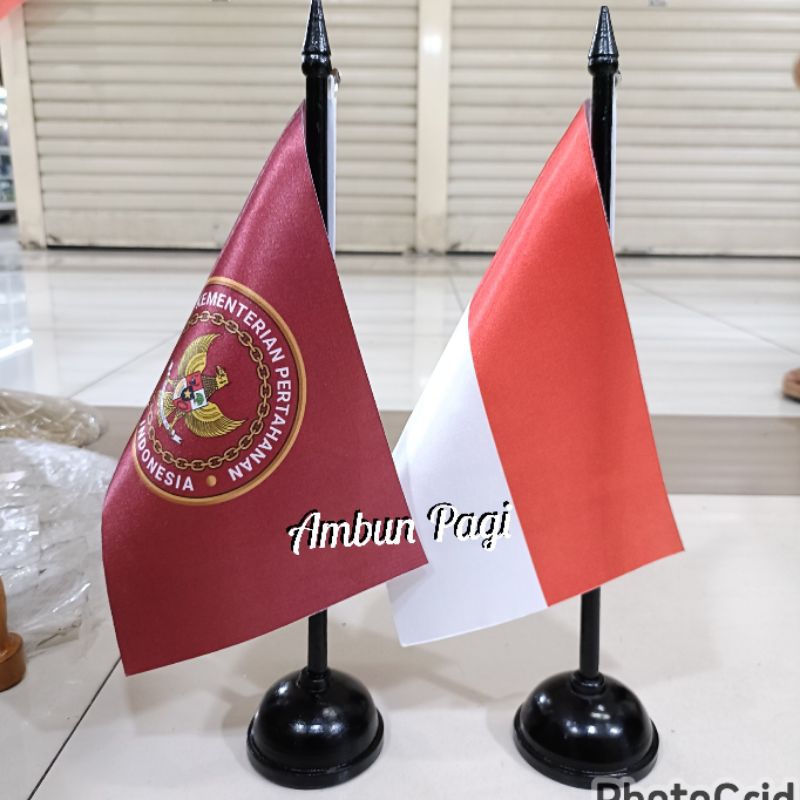 

best seller bendera merah putih+bendera logo Kemhan+tiang kayu meja