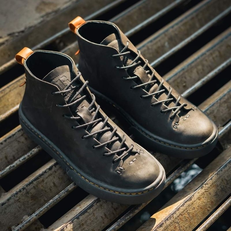 GR Company | Sepatu Sneakers Kulit Pria | Sogili Full Black