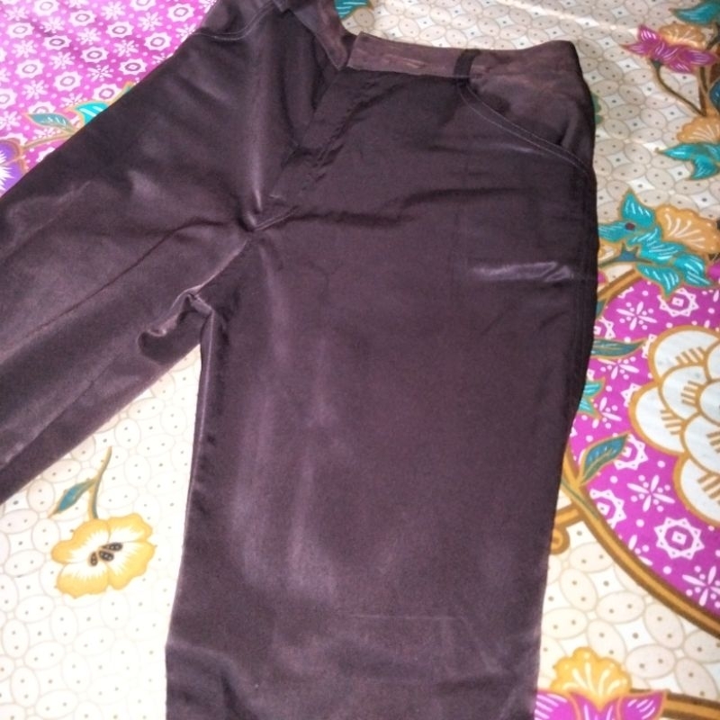 celana sekolah preloved