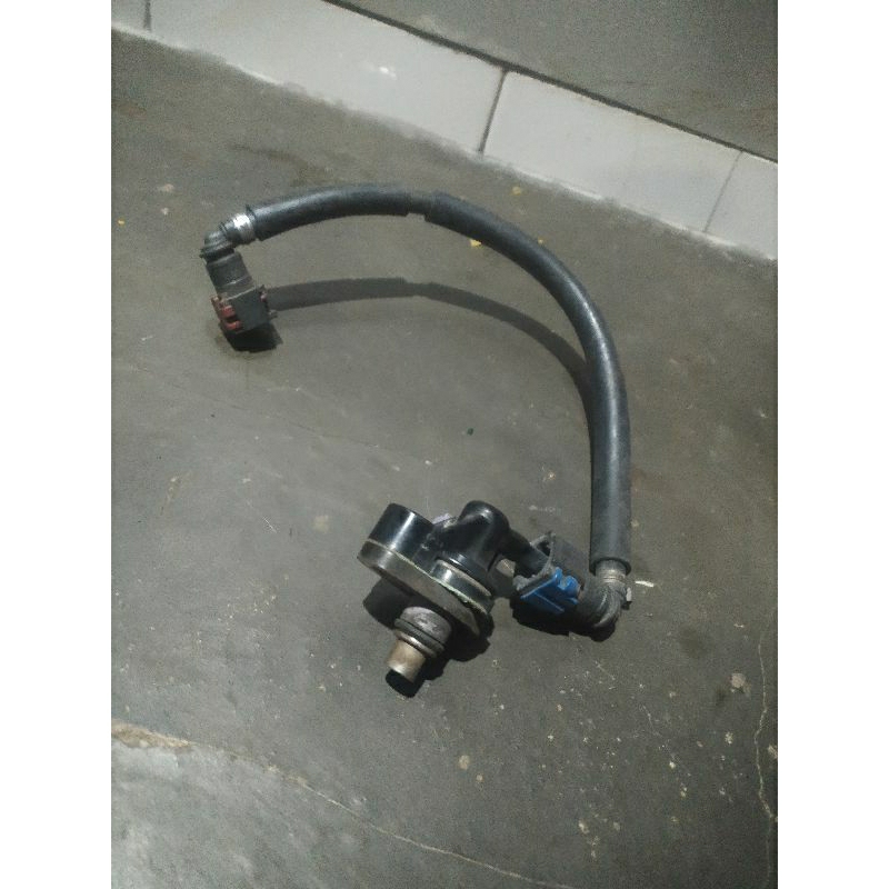 injektor dan selang injektor Vixion new