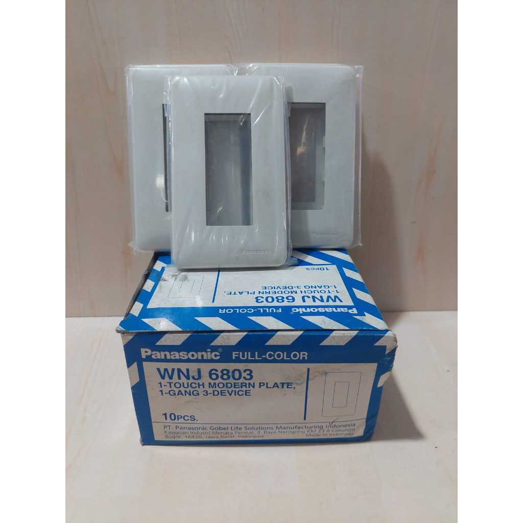 FRAME SAKLAR 3 GANG 3 DEVICE TYPE FC PANASONIC WNJ 6803