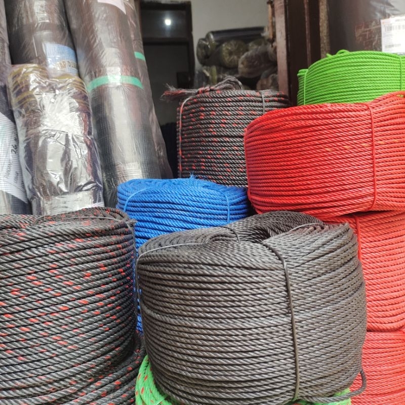 

Tali tambang 7 mm PE warna hitam berat ± 3,5 kg