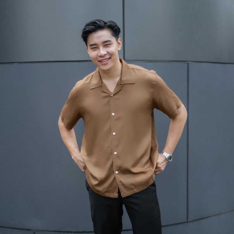 Kemeja Polos Pria Rayon Lengan Pendek Hawai Classic Shirt Kemeja Pantai Vintage Premium