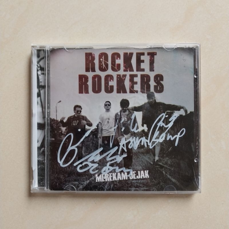 CD ROCKET ROCKERS ALBUM MEREKAM JEJAK ( TTD PERSONEL )
