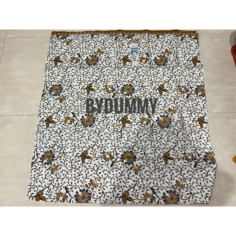 Kain Panjang Jarik Batik Pekalongan Ratna jaya merk Mataram premium halus warna putih kombinasi coke