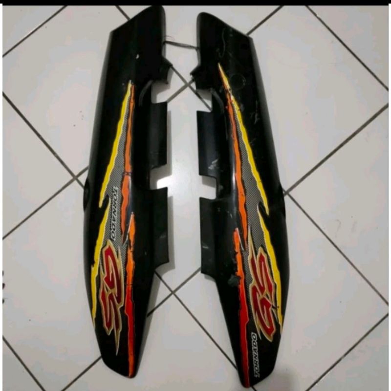 Body tornado kanan kiri+setriping cat ORI pabrik kualitas tinggi barang tebal dan berkualitas tinggi