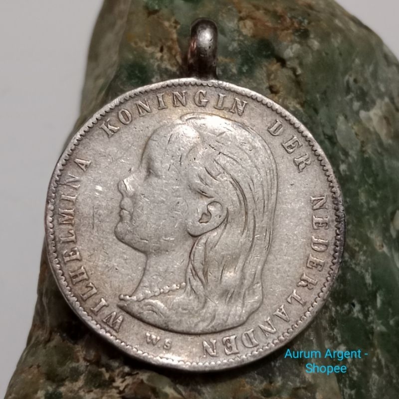 C.LT.9-- 1 PC LIONTIN KOIN KUNO PERAK ASLI 1 GULDEN WILHELMINA TH 1897. -- PENDANT COIN SILVER --