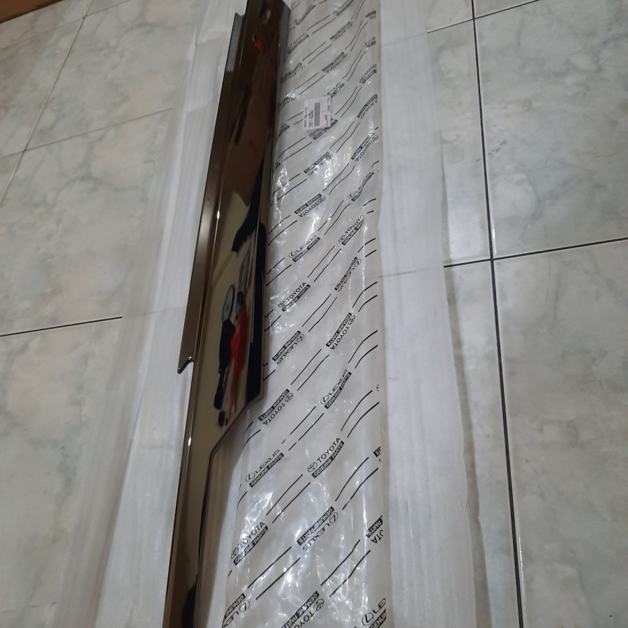 trunklid list lis chrome bagasi avanza veloz 2019 2020 2021 ori