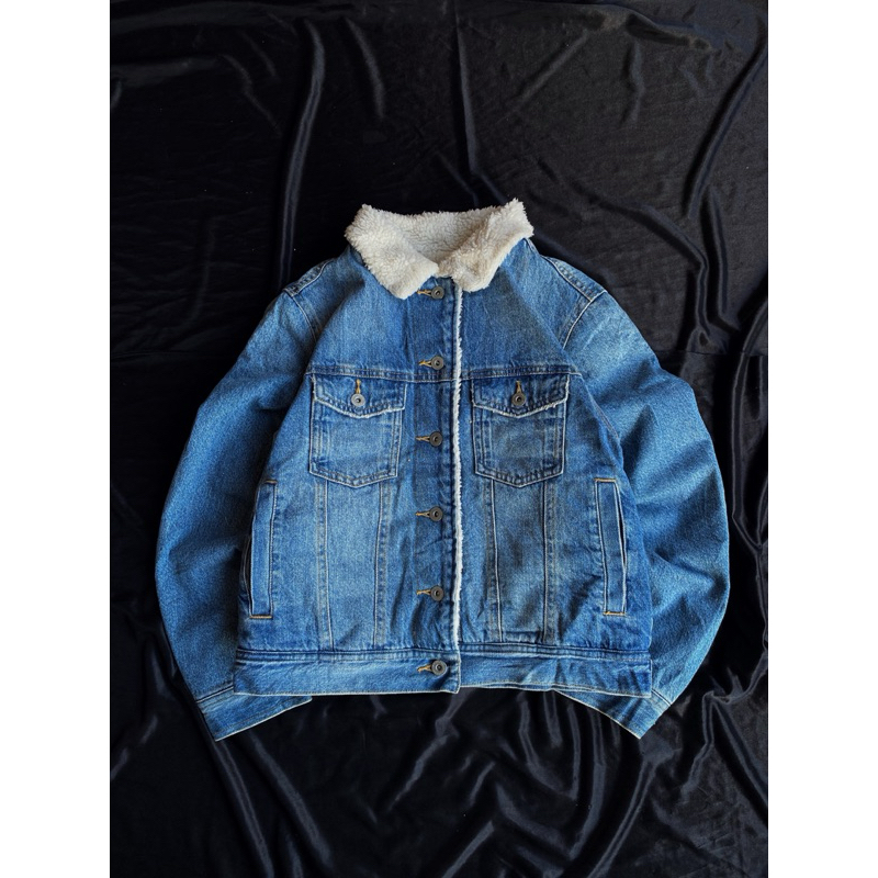 GU global uniqlo sherpa trucker denim jacket