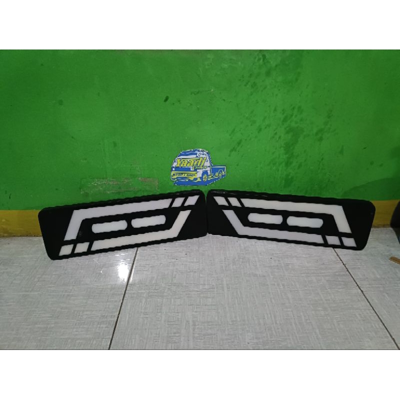 Lampu rem truk canter engkel Fuso Univer 24 volt LED belakang model baru