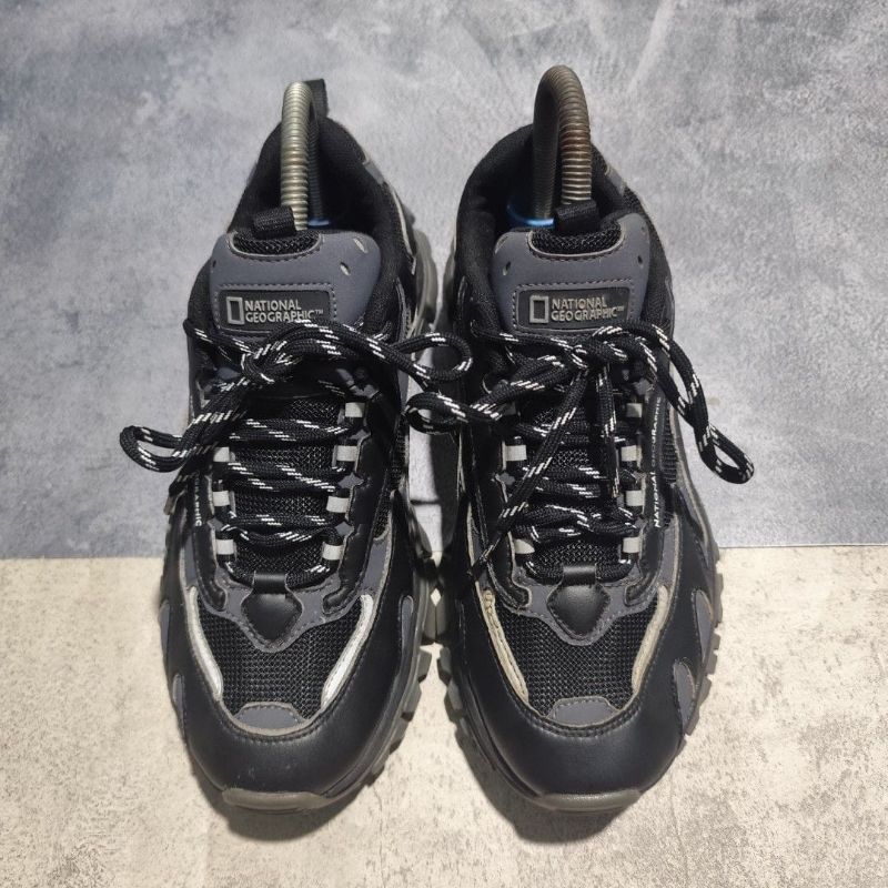 Sepatu outdoor natgeo