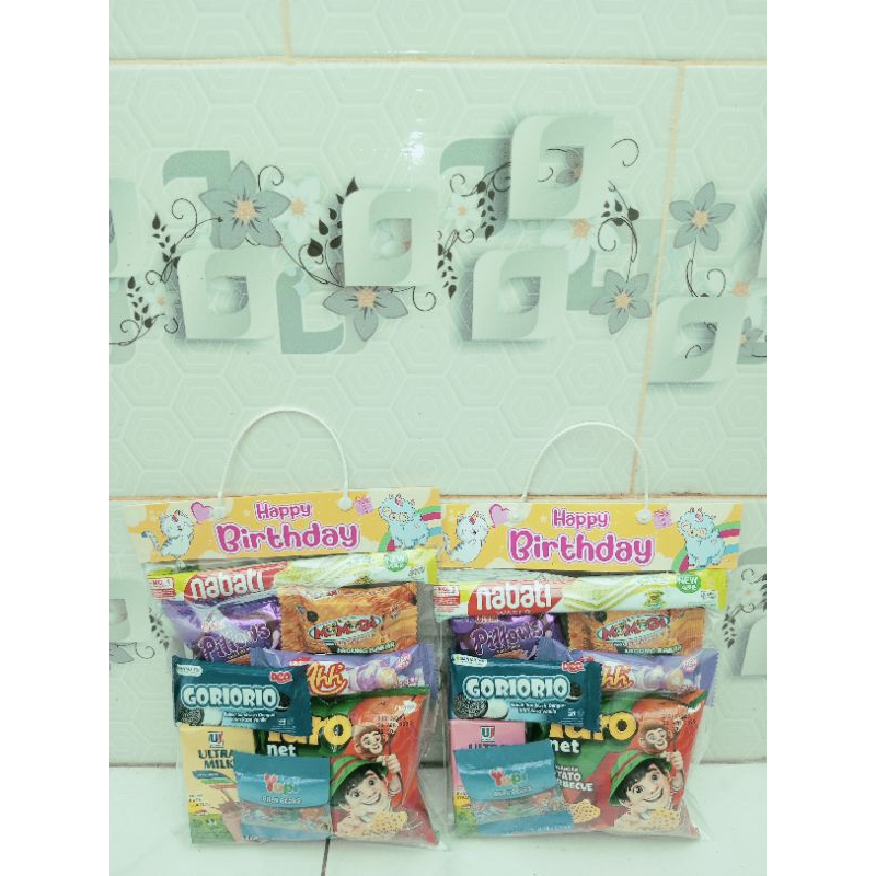 

Bingkisan Snack berbagi label/Hampers Snack ulang tahun anak