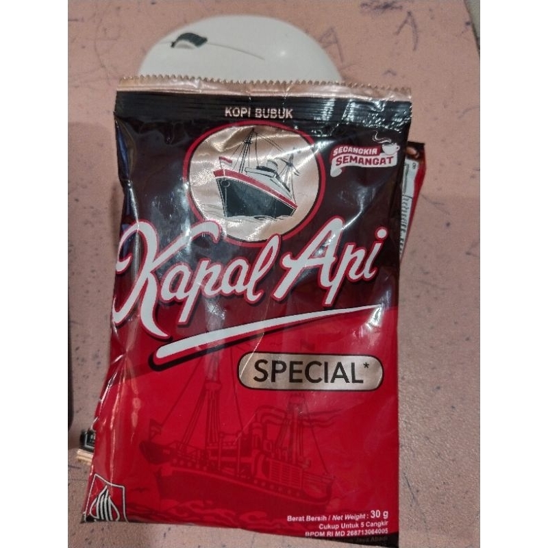 

Kapal api 30 gr 1 renceng isi 10 sachet