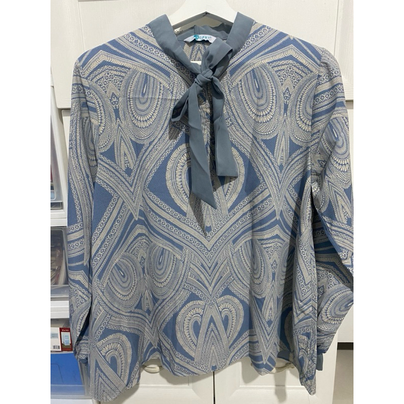 nobby blouse preloved
