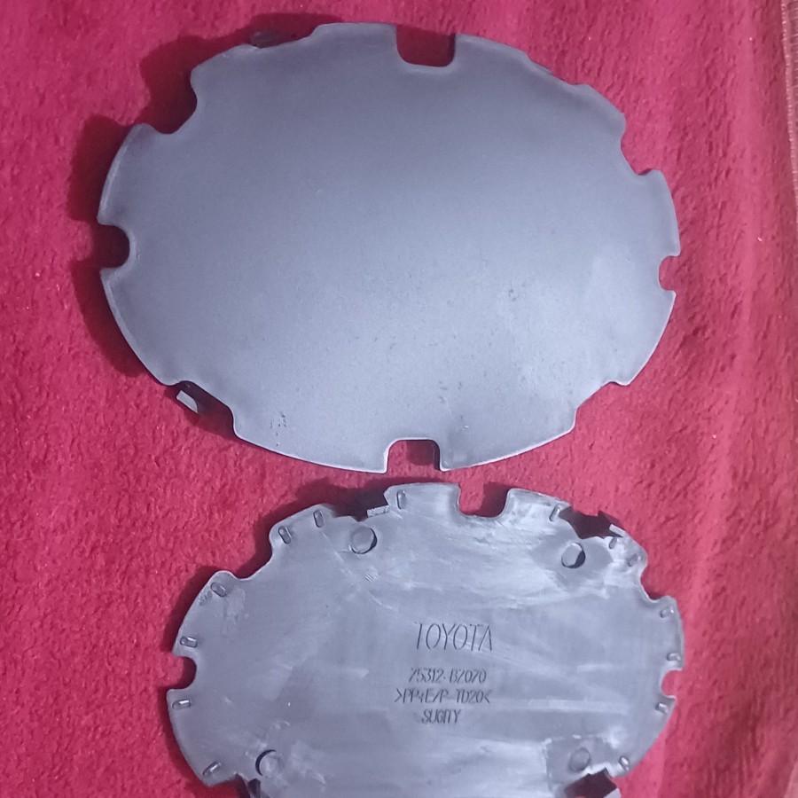 breket logo emblem grill avanza xenia 2012-2017 original baru