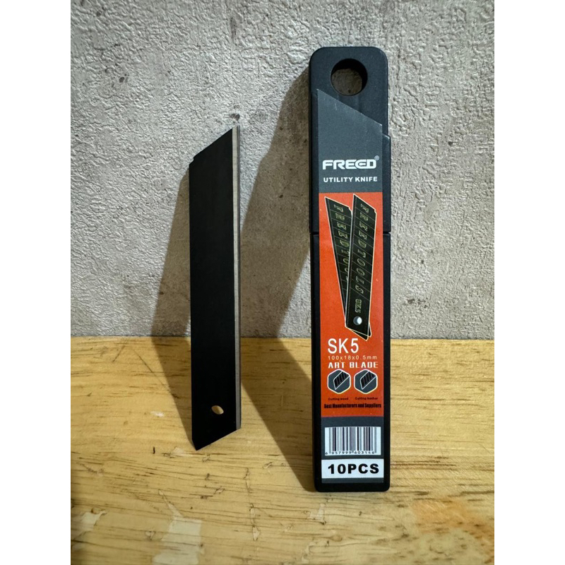 

SK 5 FREED REFILL isi ulang cutter L 150 black BESAR murah 0,5mm