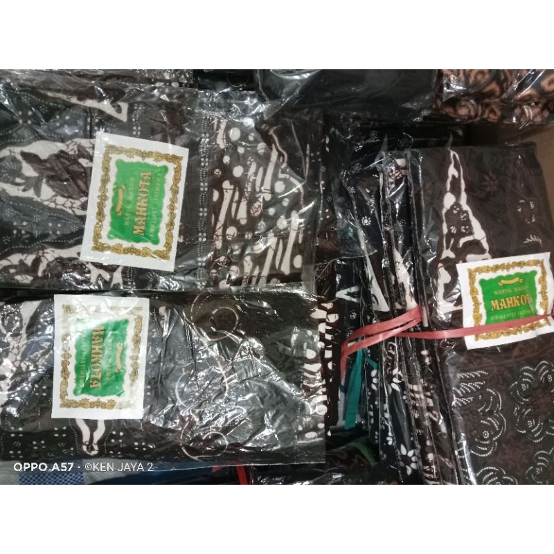 KEN JAYA SARUNG SANTRI CEWEK COWOK. MOTIF BATIK DAN DASAR HITAM GAMBAR. ECER HARGA GROSIR