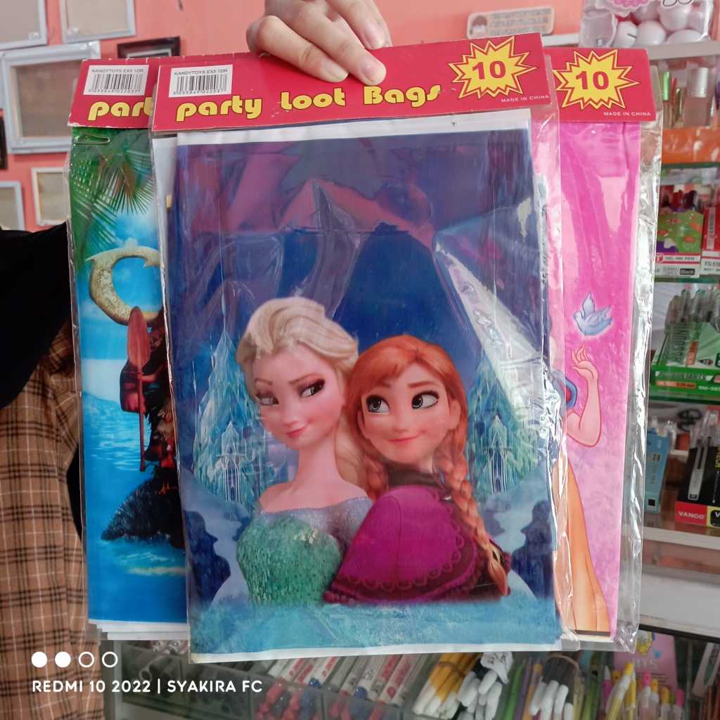 

PLASTIK//KEMASAN ULANG TAHUN