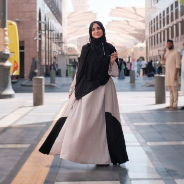 Lozy Hijab - Shadeena Abaya Dress - Grey (Abaya Gamis Dress Pleats Haji dan Umrah Bahan Arabian Prem