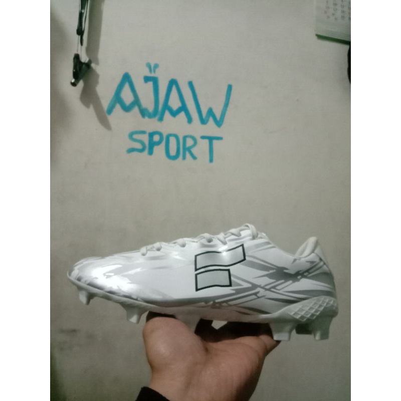 SEPATU BOLA FONDER CLASH FG