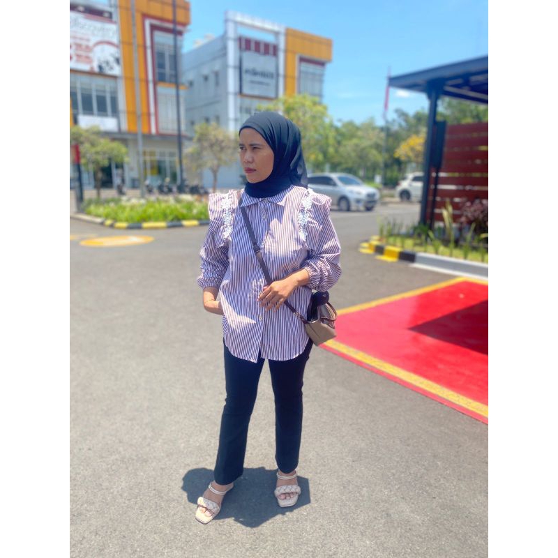 Nelfaz style kameja salur bahan kayun korea wanita adem
