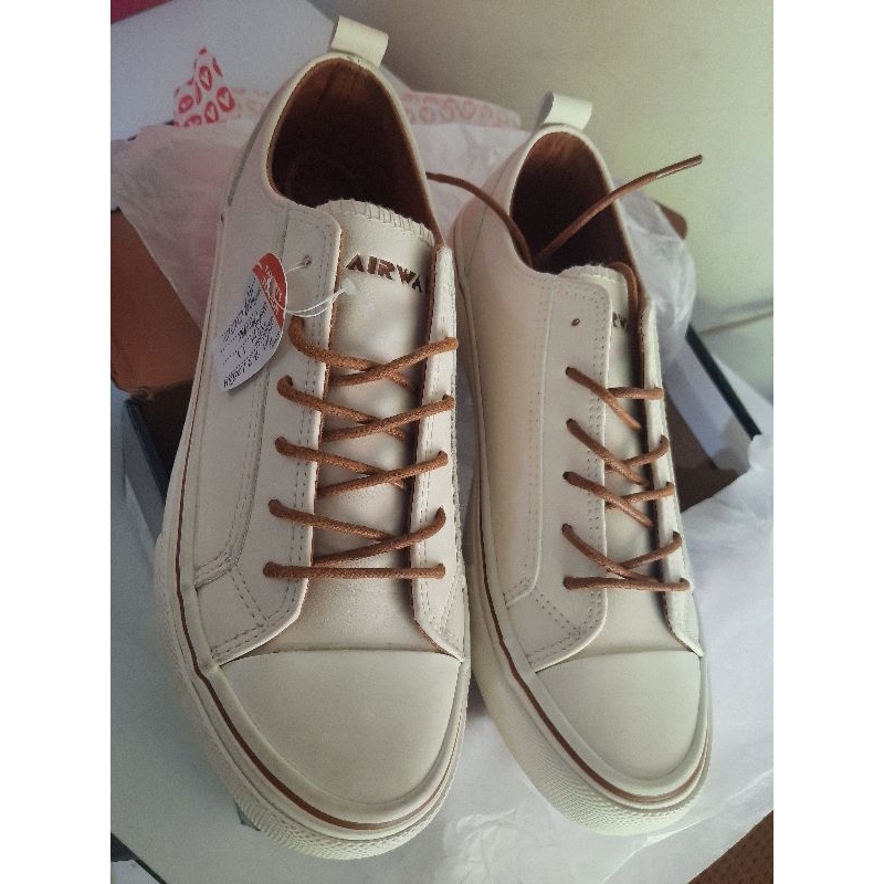 Sepatu Sneakers Airwalk Tom 2 off-white/putih tulang size 42