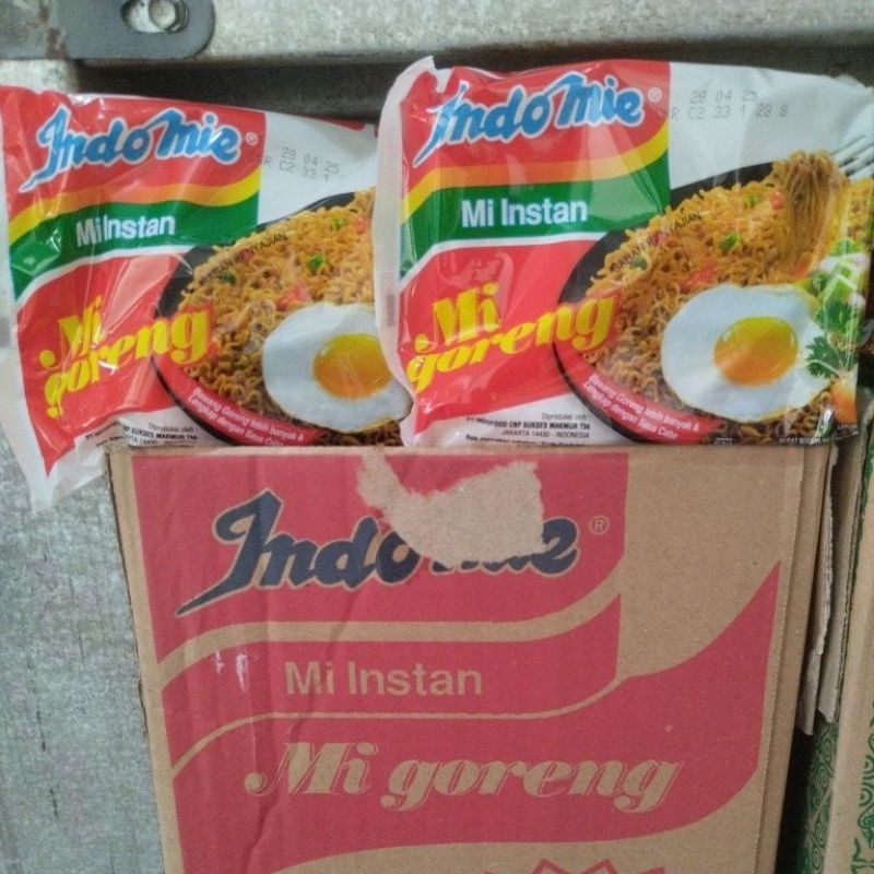

indomie mie instan mie goreng bawang goreng lebih banyak & lengkap dengan saus cabe 85gr 1pcs