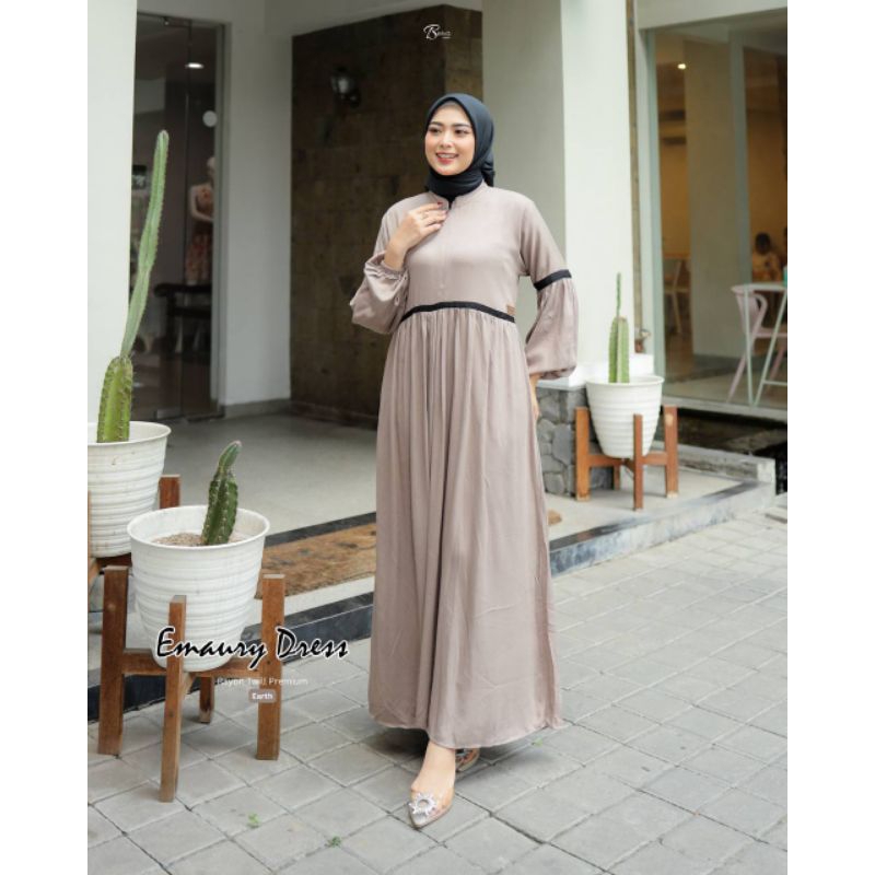 Emaury Dress by Belva Fashion
