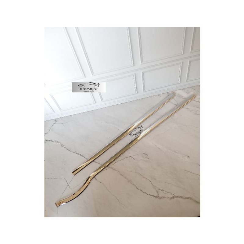 LIS KACA BELAKANG MOBIL XENIA TAHUN 2004-2011 CROM