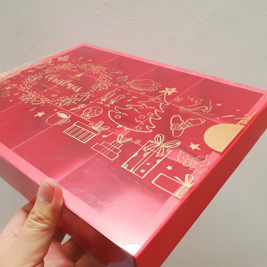 

5 Pcs Dus Mika Hampers Cookies Christmas Natal Sekat 12 Box Motif Natal Warna Merah Ukuran 7.3x7.3x4.5 cm