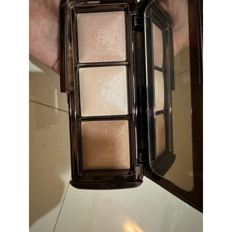 preloved hourglass ambient highlighter palette like new