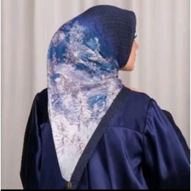 SALE HOLIDAY SERIES BUTTONSCARVES