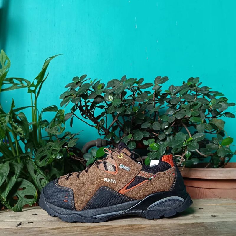 sepatu gunung hiking treking outdoor nepa size 41 second original