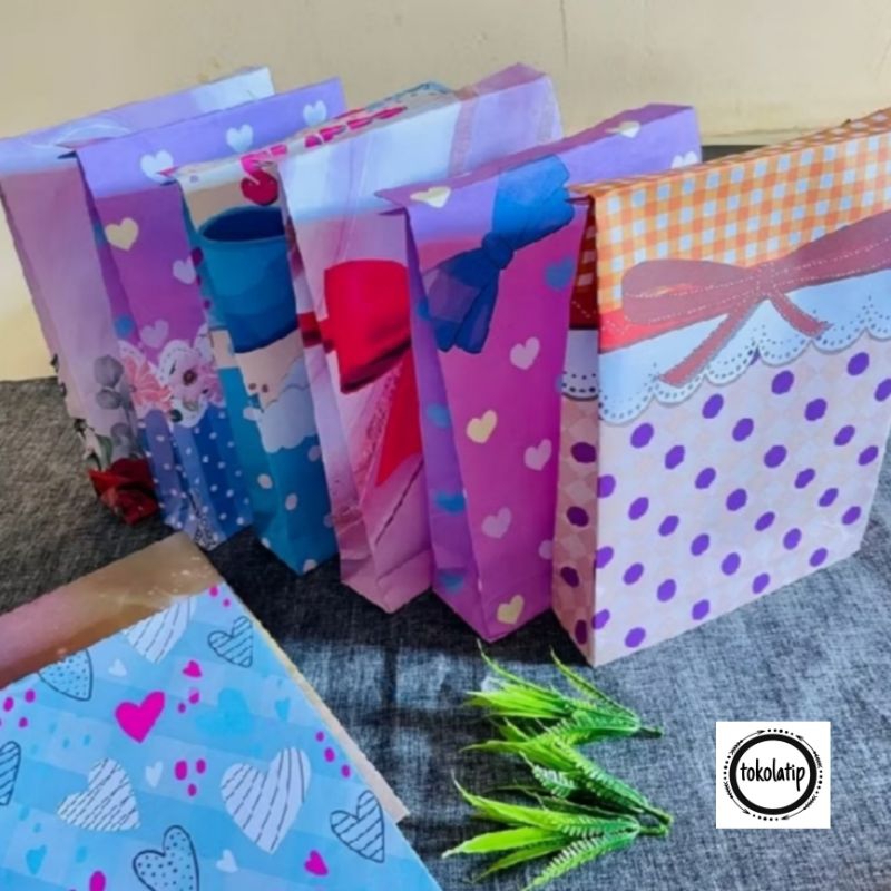 

Kertas Kado Aesthetic Custom 1 Pack Isi 10 Pcs Model Instan Ukuran 18×4×22cm