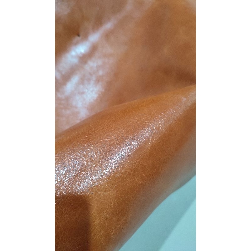 Kulit Sapi Asli Jenis Crack warna Tan Ketebalan 1.5 mm