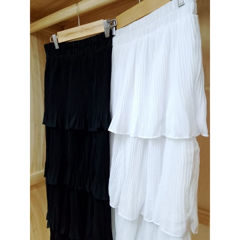 [NEW] LAJOLIE  ROK LAYER FLOWY HITAM PUTIH