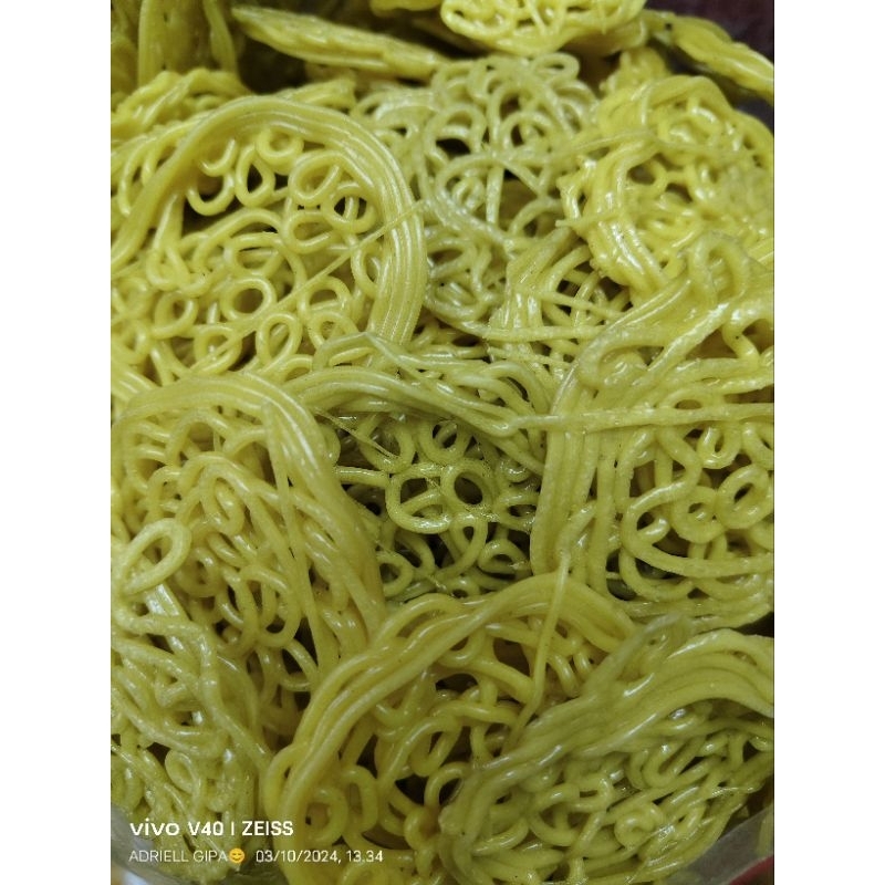 

Kerupuk Mie kuning mentah / kerupuk asin 250gram 500gr