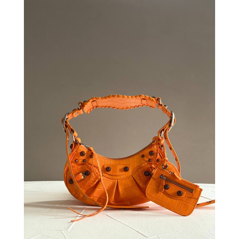 Le cagole XS croco embossed  Orange   size 25x11x7cm