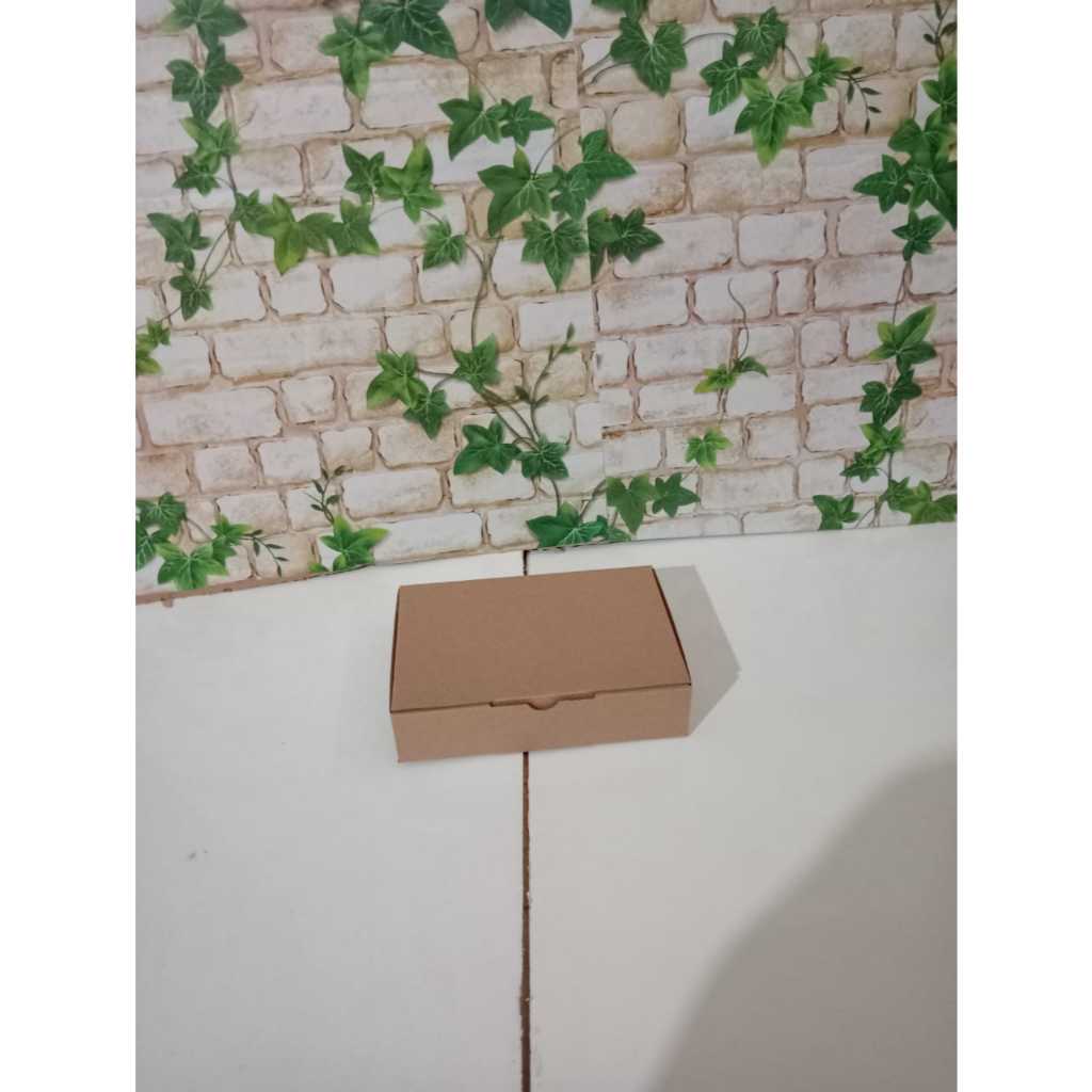 

Kardus uk.28 x 8 x 5 cm....Die Cut karton box untuk Kotak Aksesoris dll model box pizza