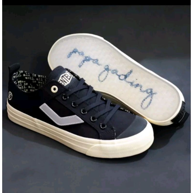 SepatuVentelaEvilPapaGading