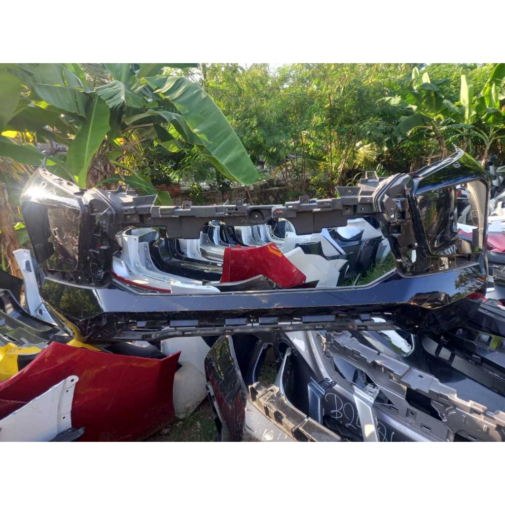 Bemper Depan Mitsubishi Pajero 2022