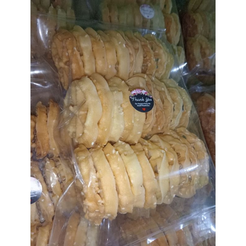 

Kembang Goyang Wijen