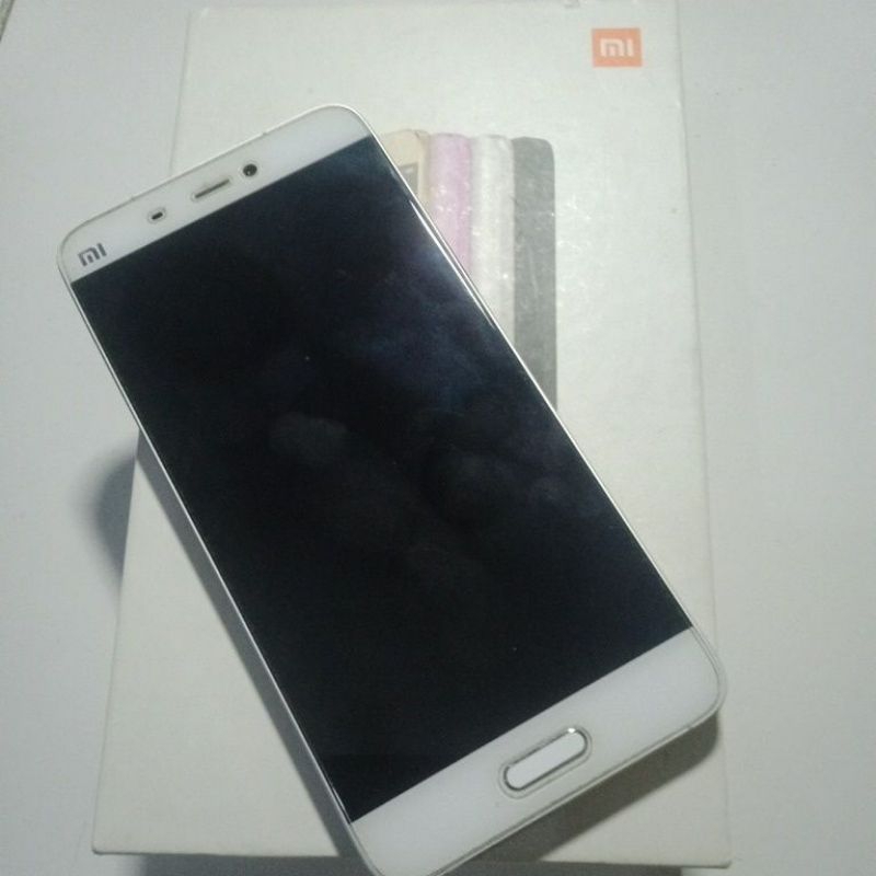 Xiaomi Mi 5 Pro 4/128 (Matot) ada yg butuh mesin dan lcd silahkan.