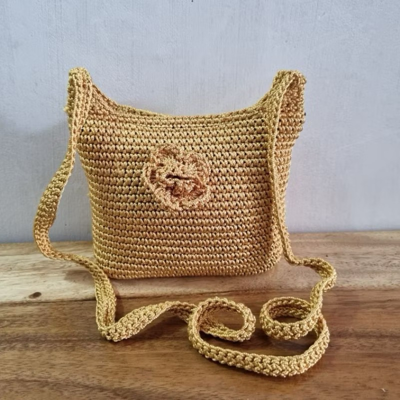 Tas selempang wanita/ tas rajut benang/ tas rajut murah/ tas plentus emas tali panjang