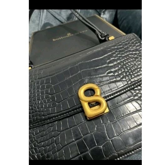 TAS AUDREY BUTTONSCARVES PL