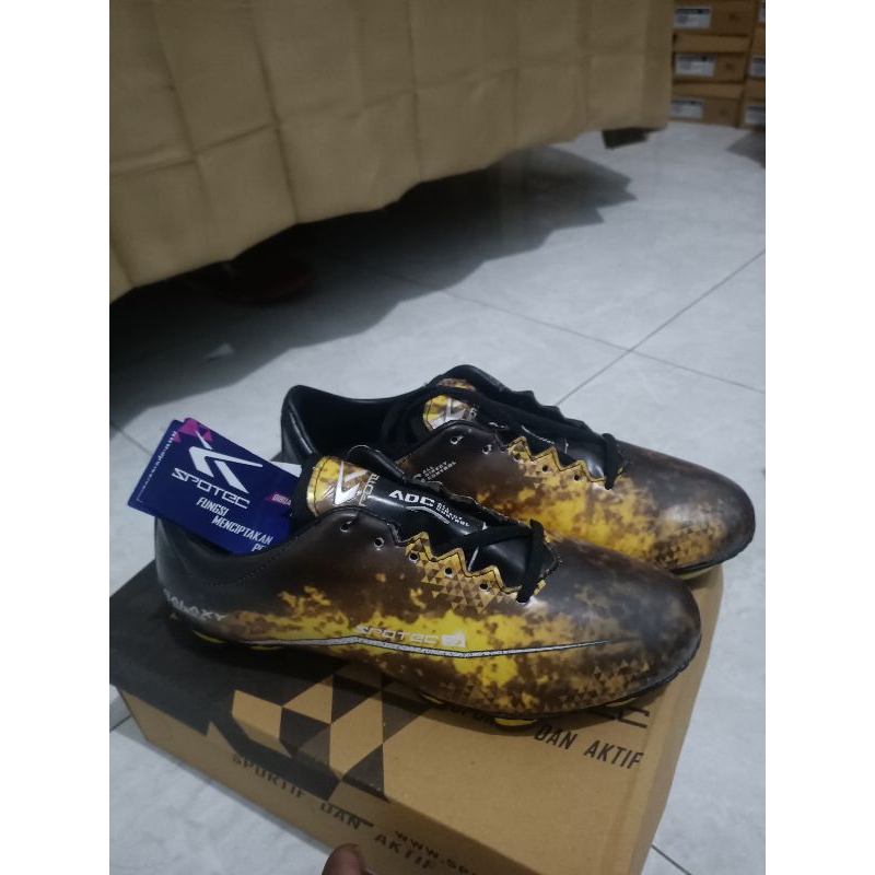 SEPATU BOLA DEWASA SPOTEC Size 39 - 43