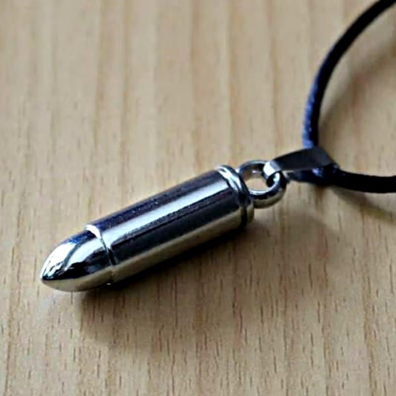 KALUNG TALI LIONTIN MODEL PELURU PRIA MACHO