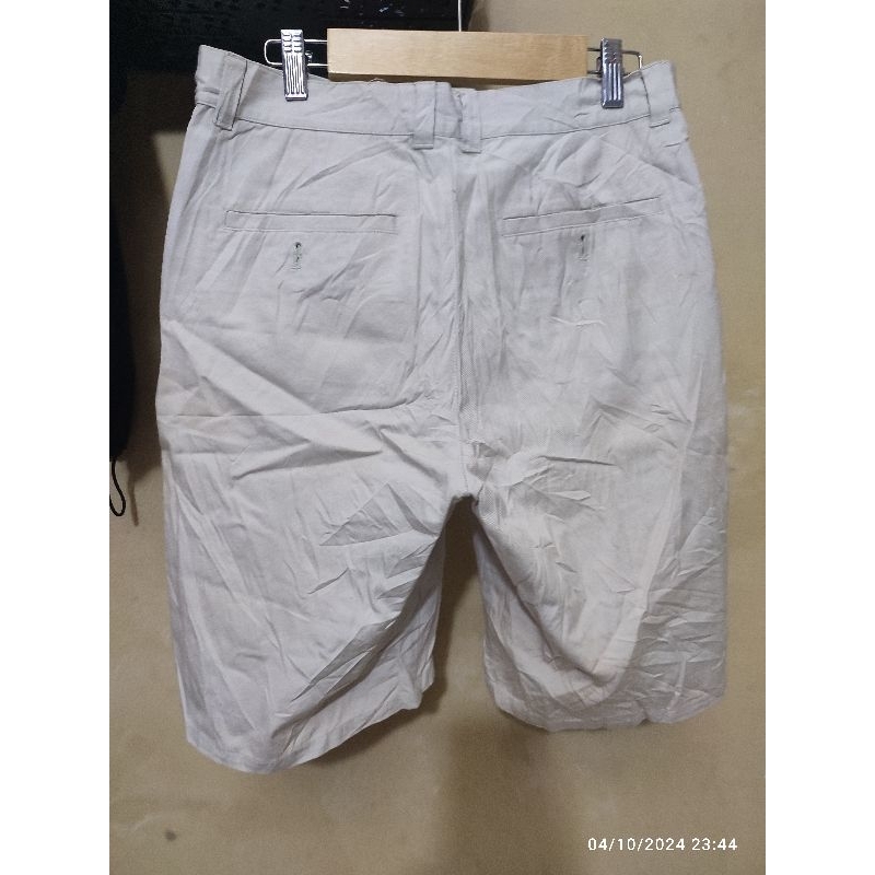 Hound jeans Size 30 
Lingkar pinggang  37
Lingkar paha  31
Panjang 50