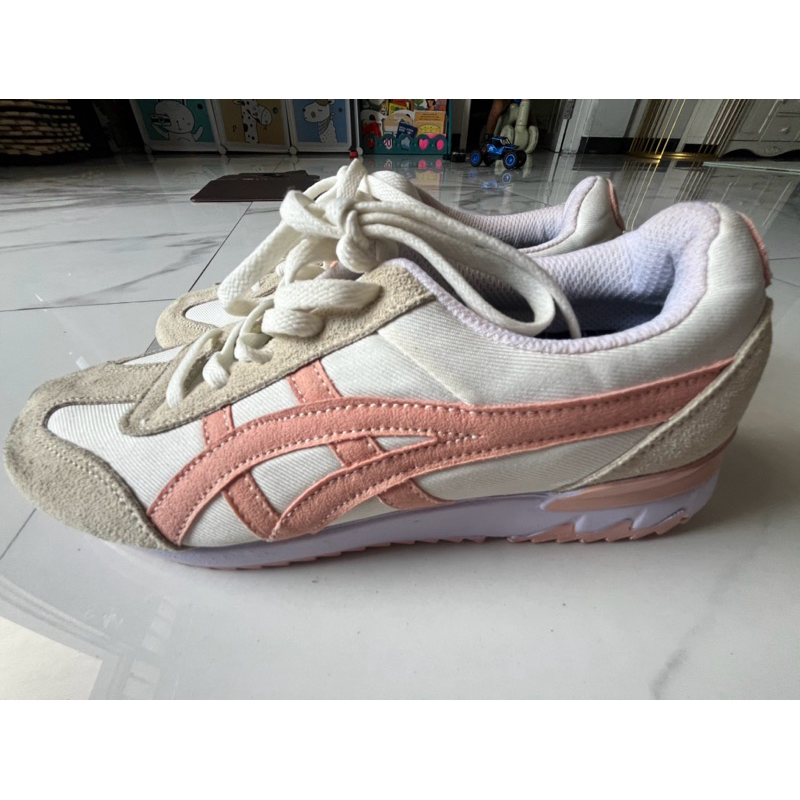 sepatu olahraga cewek