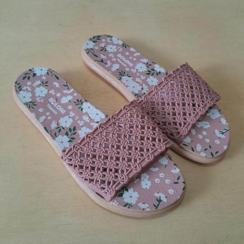sandal slop wanita ,sandal cantik Boloni yasmin dijamin original 100%